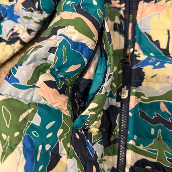 The North Face Girl ThermoBall Camo Eco Jacket Size 6 - Picture 5 of 6